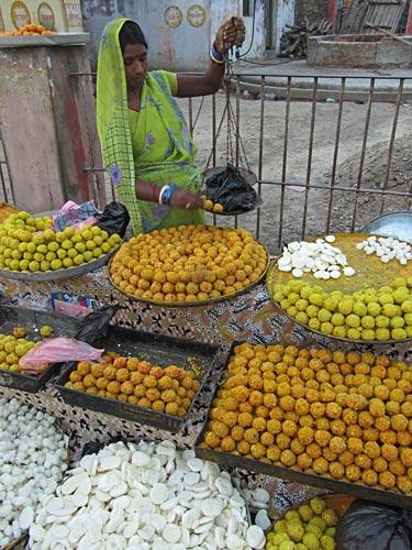 janakpuri-sweets-seller